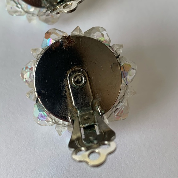 1950s Vintage Aurora Borealis Crystal Bead Cluster Clip On Earrings - Picture 6 of 9